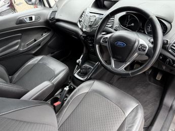 FORD ECOSPORT 1.0T EcoBoost Titanium
