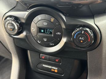 FORD ECOSPORT 1.0T EcoBoost Titanium