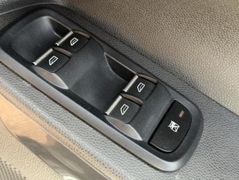 FORD ECOSPORT 1.0T EcoBoost Titanium