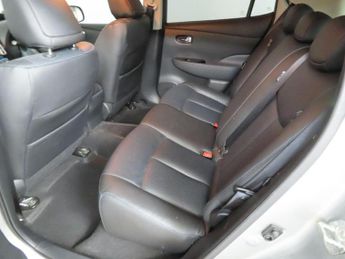 NISSAN LEAF 30kWh Tekna Auto 5dr