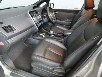 NISSAN LEAF 30kWh Tekna Auto 5dr