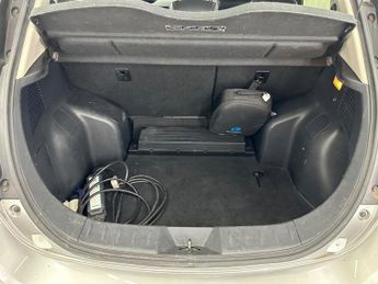 NISSAN LEAF 30kWh Tekna Auto 5dr