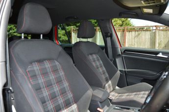 VOLKSWAGEN GOLF 2.0 TSI BlueMotion Tech GTI Performance