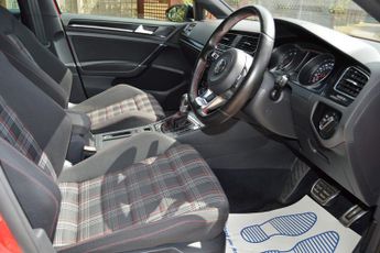 VOLKSWAGEN GOLF 2.0 TSI BlueMotion Tech GTI Performance