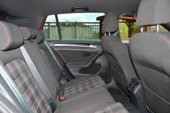 VOLKSWAGEN GOLF 2.0 TSI BlueMotion Tech GTI Performance