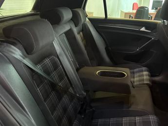VOLKSWAGEN GOLF 2.0 TDI BlueMotion Tech GTD