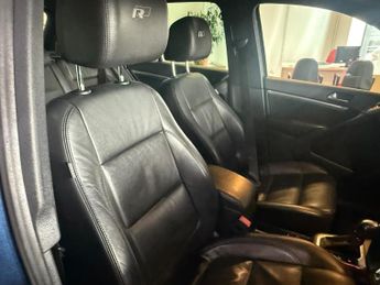 VOLKSWAGEN TIGUAN 2.0 TDI BlueMotion Tech R-Line