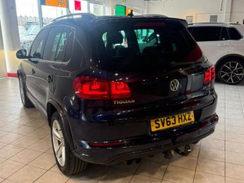 VOLKSWAGEN TIGUAN 2.0 TDI BlueMotion Tech R-Line