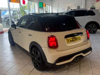 MINI HATCH 2.0 5-Door Hatch Cooper S Exclusive (CAT S)
