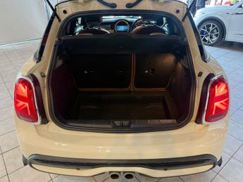 MINI HATCH 2.0 5-Door Hatch Cooper S Exclusive