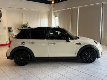 MINI HATCH 2.0 5-Door Hatch Cooper S Exclusive (CAT S)