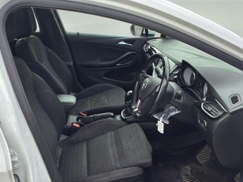 VAUXHALL ASTRA 1.4i Turbo SRi Euro 6 5dr