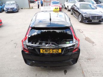 HONDA FIT 1.5 HYBRID AUTO
