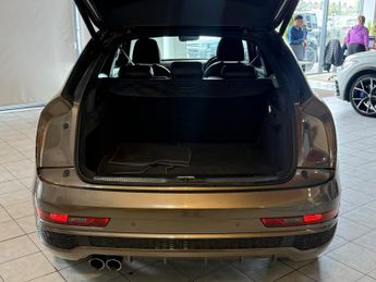 AUDI Q3 2.0 TDI S line Plus