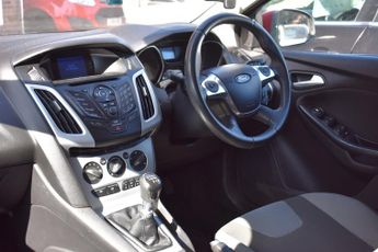 FORD FOCUS 1.0 T EcoBoost Zetec