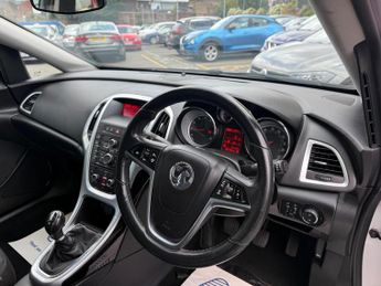 VAUXHALL ASTRA 1.6i SRi Euro 6 5dr