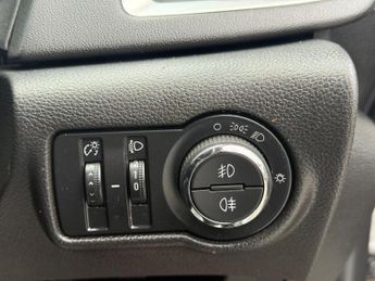 VAUXHALL ASTRA 1.6i SRi Euro 6 5dr