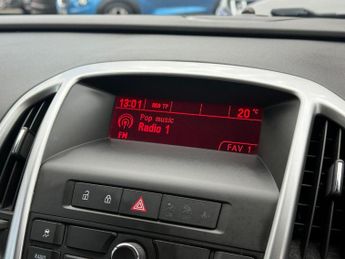 VAUXHALL ASTRA 1.6i SRi Euro 6 5dr