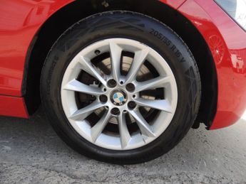 BMW 1 SERIES 1.6 116i ES AUTO 5dr