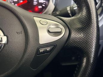 NISSAN JUKE 1.6 N-Connecta XTRON Euro 6 5dr