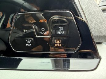 VOLKSWAGEN GOLF 1.5 eTSI MHEV Life
