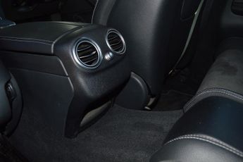 MERCEDES-BENZ C CLASS 2.0 C300d AMG Line