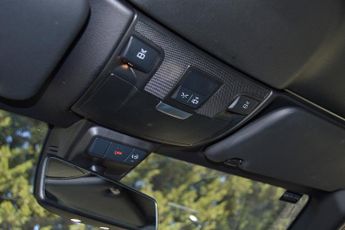 MERCEDES-BENZ C CLASS 2.0 C300d AMG Line