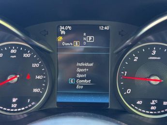 MERCEDES-BENZ C CLASS 2.0 C300d AMG Line
