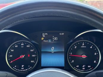 MERCEDES-BENZ C CLASS 2.0 C300d AMG Line