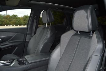 PEUGEOT 3008 1.5 BlueHDi GT Line Premium