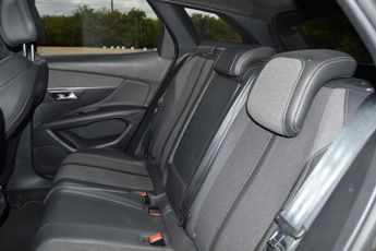 PEUGEOT 3008 1.5 BlueHDi GT Line Premium