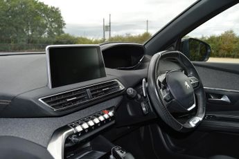PEUGEOT 3008 1.5 BlueHDi GT Line Premium