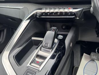 PEUGEOT 3008 1.5 BlueHDi GT Line Premium