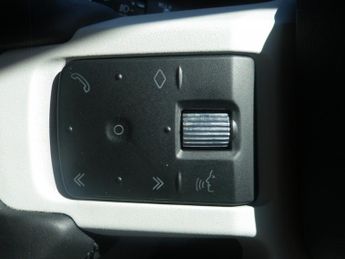 LAND ROVER DEFENDER 90 3.0 D250 MHEV X-Dynamic SE