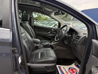 FORD KUGA 2.0 TDCi Titanium Powershift AWD Euro 5 5dr
