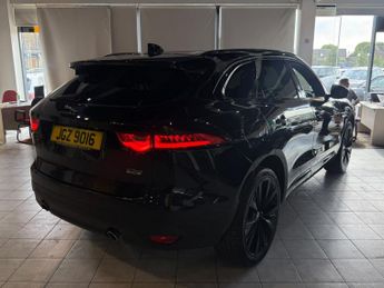 JAGUAR F-PACE 2.0 D240 R-Sport