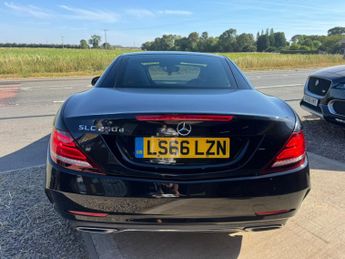 MERCEDES-BENZ SLC 2.1 SLC250d AMG Line