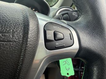 FORD FIESTA 1.0 Titanium