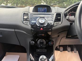 FORD FIESTA 1.0 Titanium