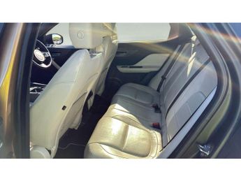 JAGUAR F-PACE 3.0 D300 V6 First Edition Auto AWD Euro 6 (s/s) 5dr