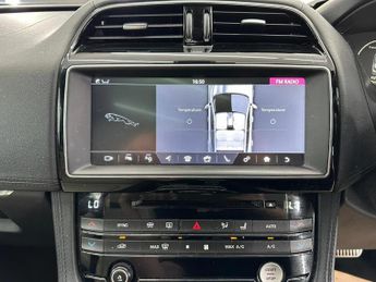 JAGUAR F-PACE 3.0 D300 V6 First Edition Auto AWD Euro 6 (s/s) 5dr
