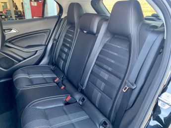 MERCEDES-BENZ GLA 1.6 GLA180 Urban Edition