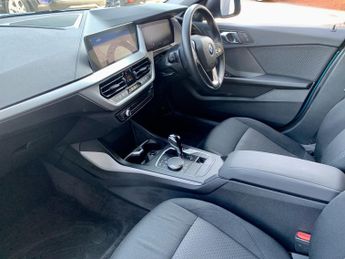 BMW 1 SERIES 1.5 118i SE