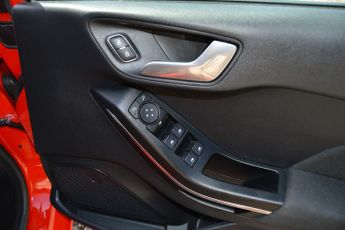 FORD FIESTA 1.0 Fiesta Titanium 5 door 1.0L EcoBoost 125PS mHEV FWD 7-Speed 