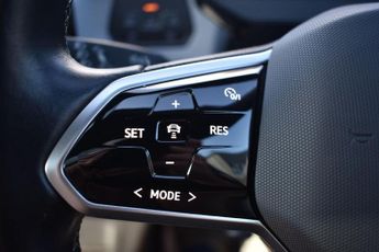 VOLKSWAGEN ID.3 Pro Performance 58kWh Family Auto 5dr