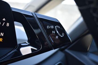 VOLKSWAGEN ID.3 Pro Performance 58kWh Family Auto 5dr