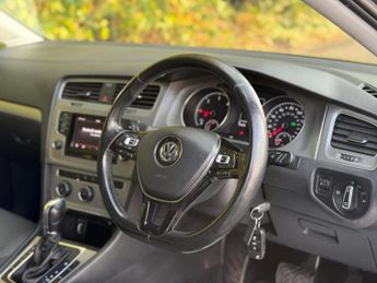VOLKSWAGEN GOLF 2.0 TDI BlueMotion Tech SE DSG Euro 5 (s/s) 5dr