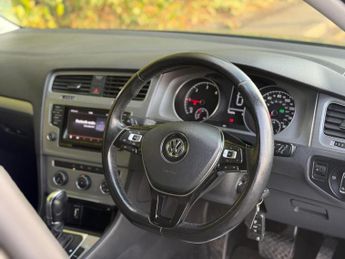 VOLKSWAGEN GOLF 2.0 TDI BlueMotion Tech SE DSG Euro 5 (s/s) 5dr