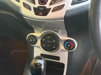 FORD FIESTA 1.4 Zetec 5dr