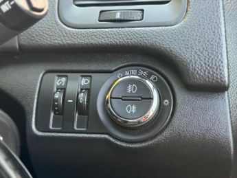 VAUXHALL INSIGNIA 2.0 CDTi SRi Nav Auto Euro 5 5dr